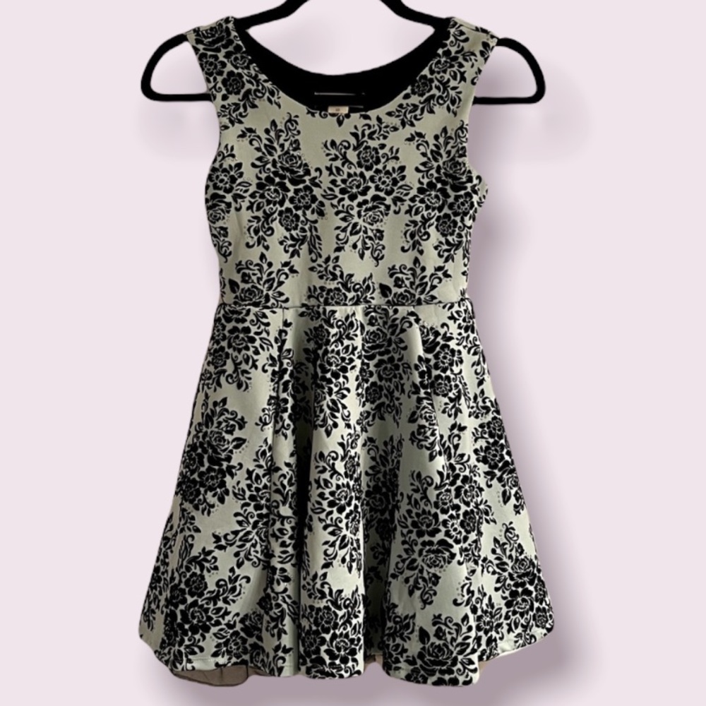 Girls Paisley Green & Black sz 10